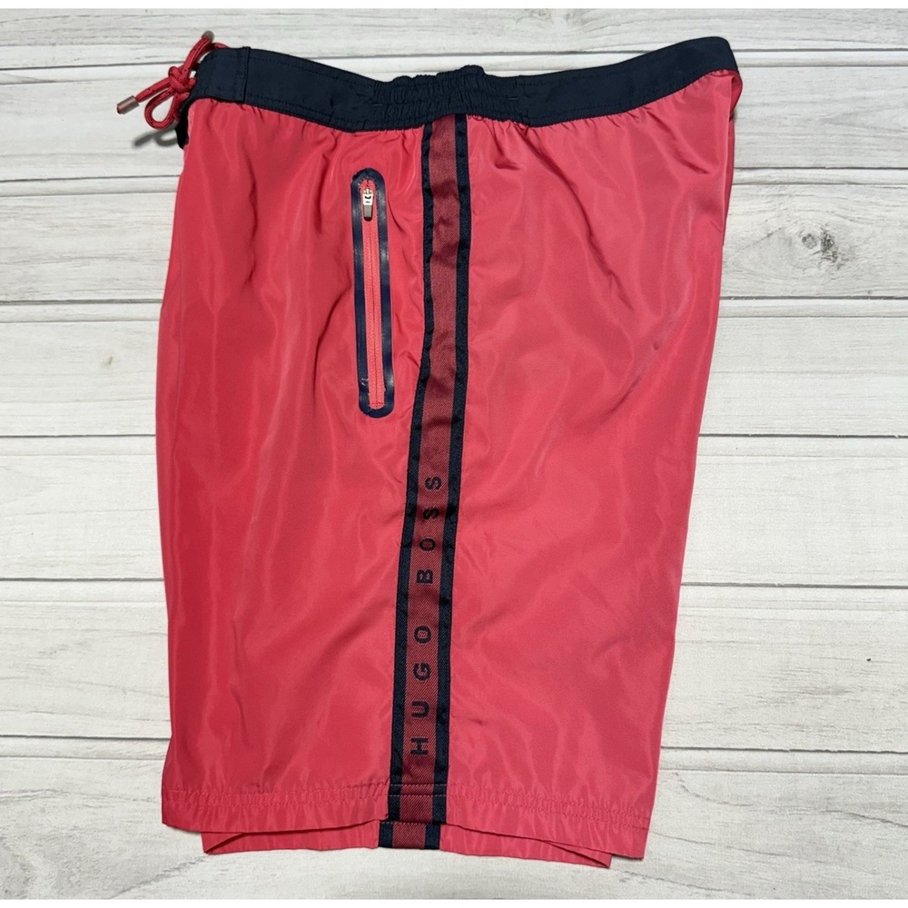 HUGO BOSS Swim Trunks Mens Medium Magenta Alligatorfish Bathing Suit Zip Pockets